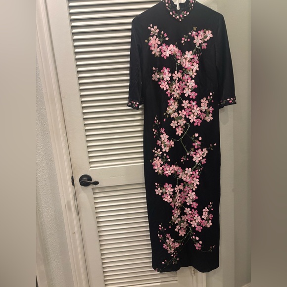 VINTAGE Alfred Shaheen 1960s Floral Black and Pink Dress - Picture 1 of 8